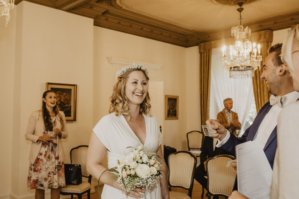 Hochzeitsfotograf Bochum Hochzeitsfotograf Witten Hochzeitsfotograf Hattingen Hochzeitsfotograf Dortmund Hochzeitsfotograf NRW Hochzeitsfotograf Düsseldorf Gut Nothenhof, Gut Kump, Schloss Steinhausen, Kuhstall, Wasserschloss Hackhausen, Alte Maschinenhalle Solingen,