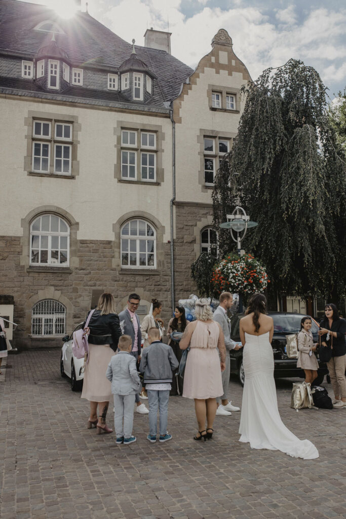 Hochzeitsfotograf Bochum
Hochzeitsfotograf Witten
Hochzeitsfotograf Hattingen
Hochzeitsfotograf Dortmund
Hochzeitsfotograf NRW
Hochzeitsfotograf Düsseldorf
Gut Nothenhof, Gut Kump, Schloss Steinhausen, Kuhstall, Wasserschloss Hackhausen, Alte Maschinenhalle Solingen, Freie Trauungen, Getting Ready, 