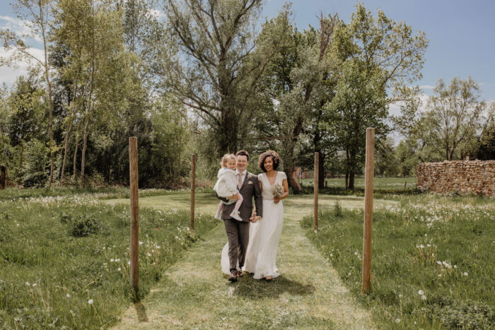 hochzeitsfotografin nrw, hochzeitsfotograf, getting ready, standesamt Hochzeit, firstlook, freie trauung, noemiundsascha, hochzeitsportraits,
