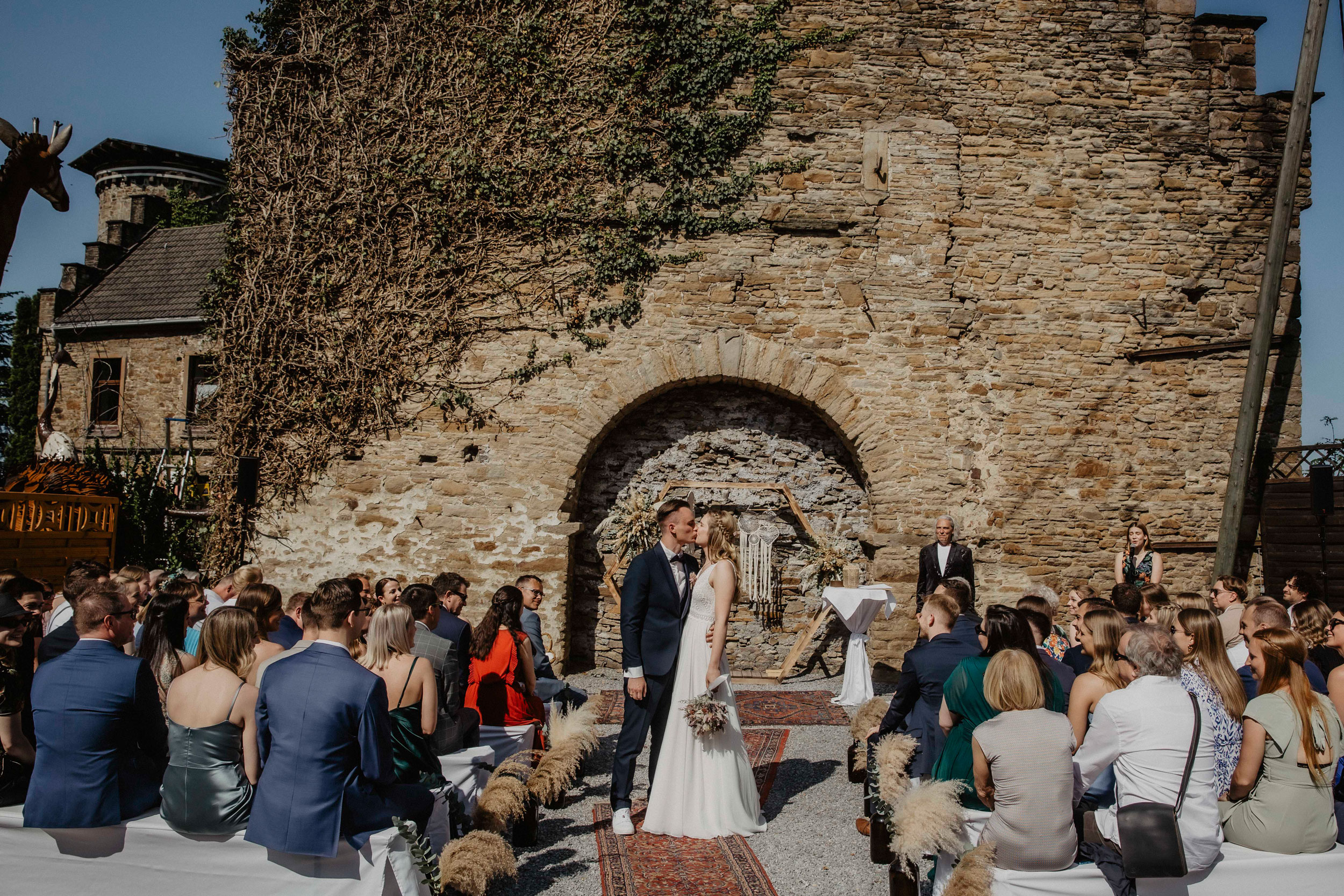 Hochzeitsfotografin Bochum Hochzeitsfotografin Mallorca Hochzeitsfotograf Witten Hochzeitsfotograf Hattingen Hochzeitsfotograf Dortmund Hochzeitsfotograf NRW Hochzeitsfotograf Düsseldorf Gut Nothenhof, Gut Kump, Schloss Steinhausen, Kuhstall Witten Hochzeit, Wasserschloss Hackhausen, Alte Maschinenhalle Solingen, Standesamt Bochum Hochzeit, Standesamt Witten Hochzeit, Standesamt Hattingen Hochzeit, Standesamt Düsseldorf Hochzeit, Hochzeitsfotografin Koeln,