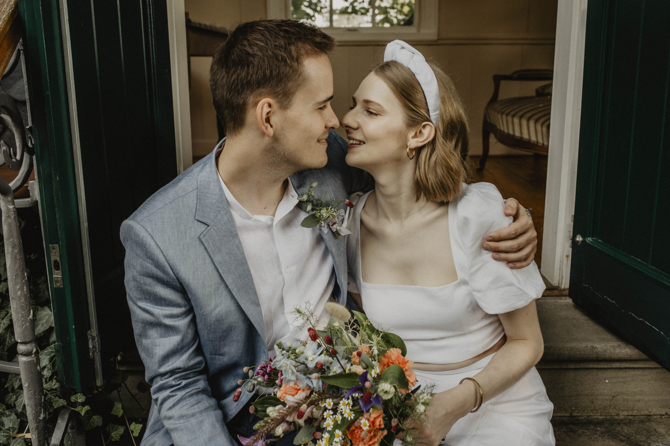 Hochzeitsfotografin Bochum Hochzeitsfotografin Mallorca Hochzeitsfotograf Witten Hochzeitsfotograf Hattingen Hochzeitsfotograf Dortmund Hochzeitsfotograf NRW Hochzeitsfotograf Düsseldorf Gut Nothenhof, Gut Kump, Schloss Steinhausen, Kuhstall Witten Hochzeit, Wasserschloss Hackhausen, Alte Maschinenhalle Solingen, Standesamt Bochum Hochzeit, Standesamt Witten Hochzeit, Standesamt Hattingen Hochzeit, Standesamt Düsseldorf Hochzeit, Hochzeitsfotografin Koeln,