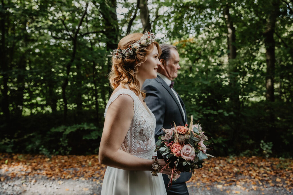Waldhochzeit 
Hochzeitsfotografin Dortmund
Herbsthochzeit